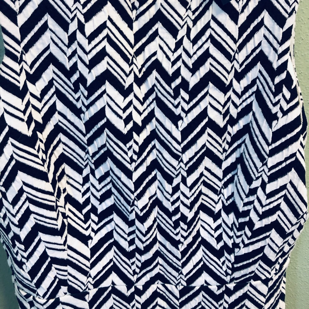 BLACK & WHITE DRESS - Picture 3 of 4